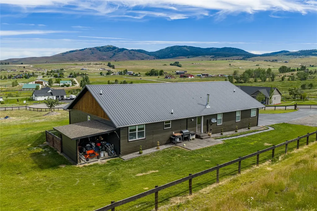 1067 Molly Joanne Lane Florence MT 59833