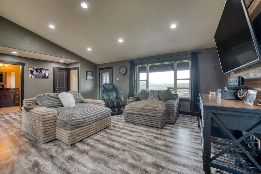 1067 Molly Joanne Lane Florence MT 59833