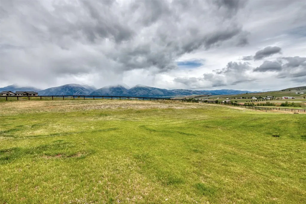 1067 Molly Joanne Lane Florence MT 59833