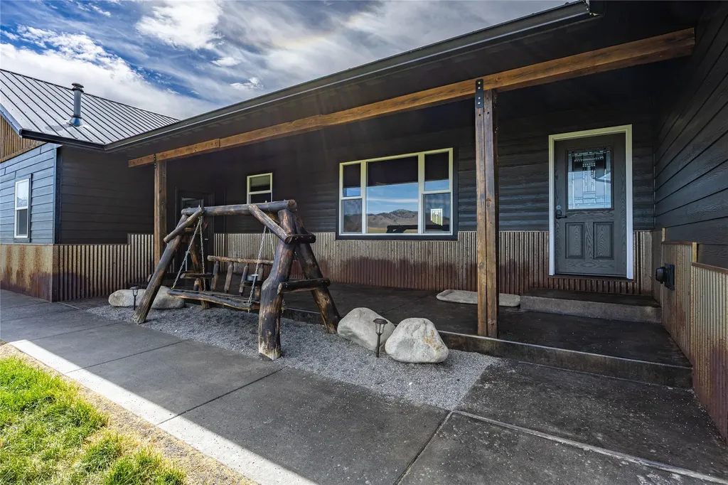 1067 Molly Joanne Lane Florence MT 59833