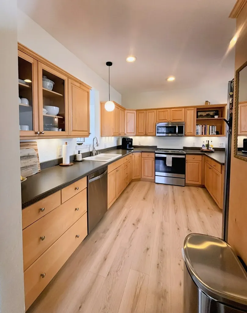 33 Staggerwing Landing Kalispell MT 59901