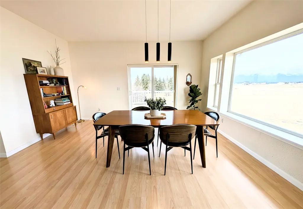 33 Staggerwing Landing Kalispell MT 59901