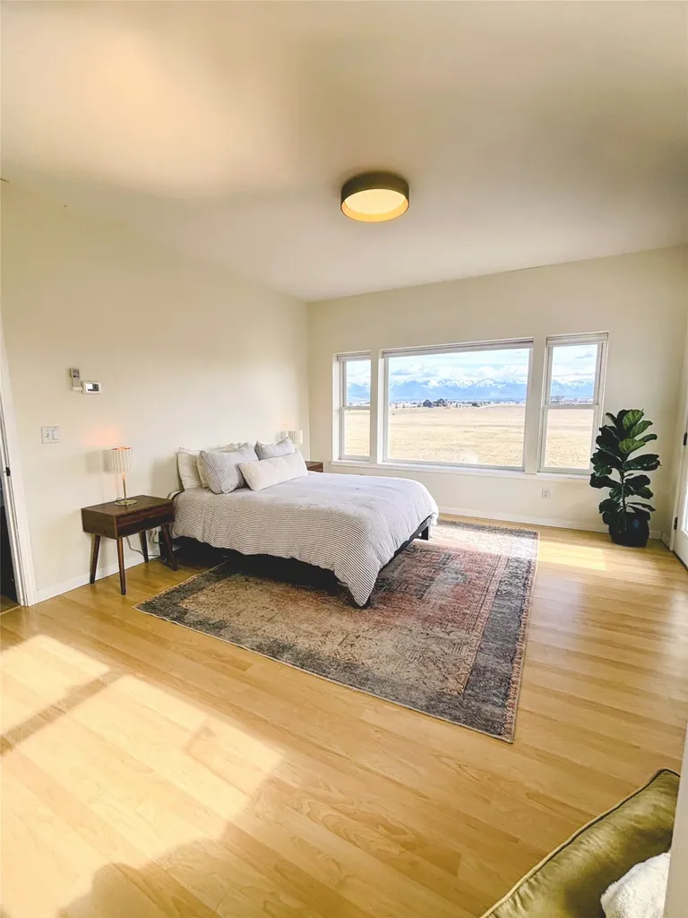 33 Staggerwing Landing Kalispell MT 59901