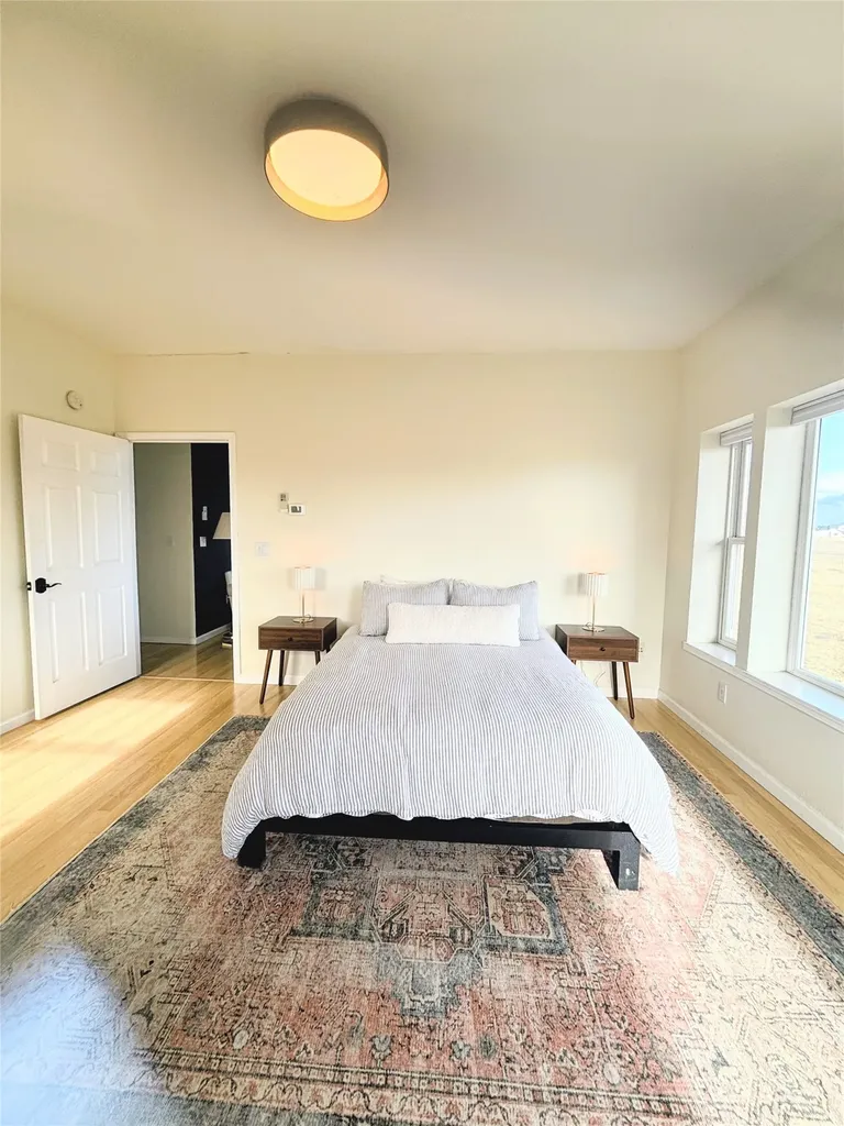 33 Staggerwing Landing Kalispell MT 59901