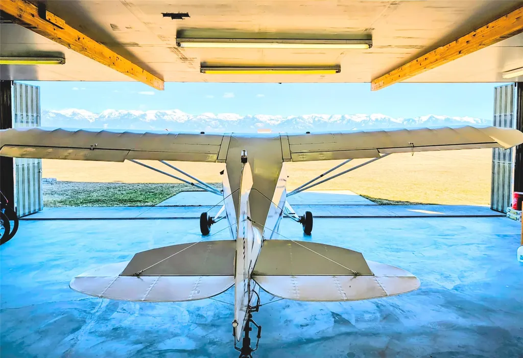 33 Staggerwing Landing Kalispell MT 59901