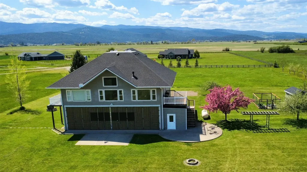 33 Staggerwing Landing Kalispell MT 59901