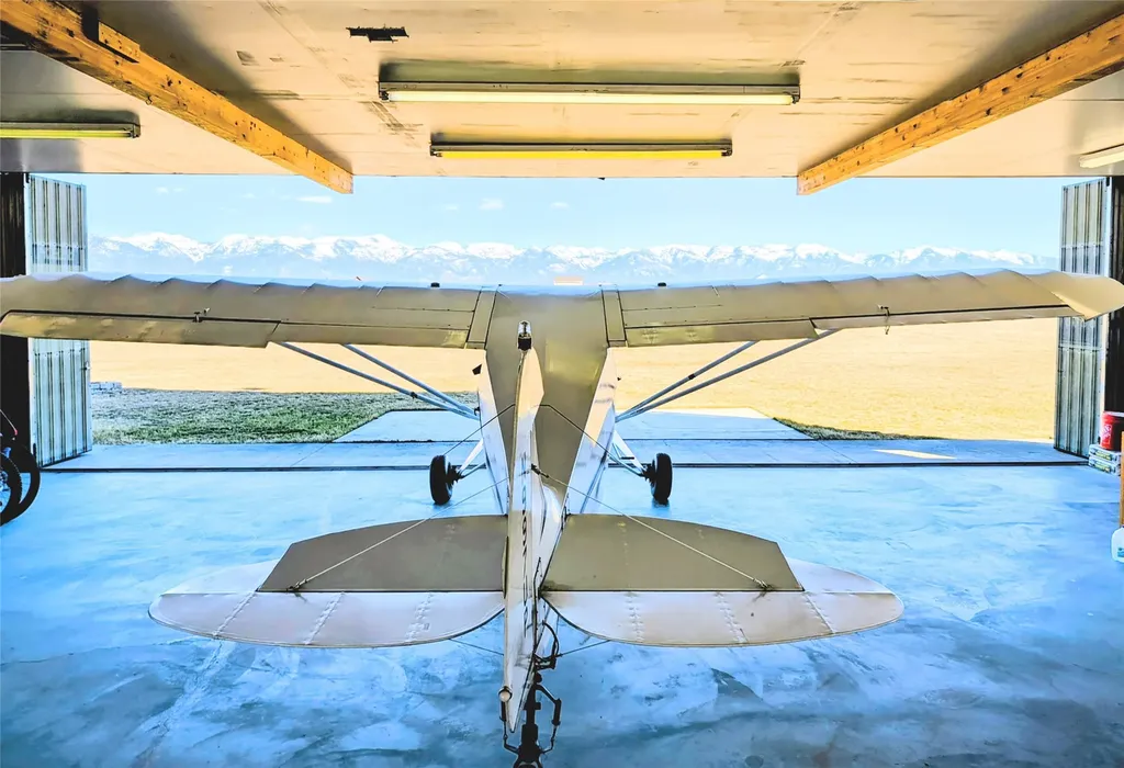 33 Staggerwing Landing Kalispell MT 59901