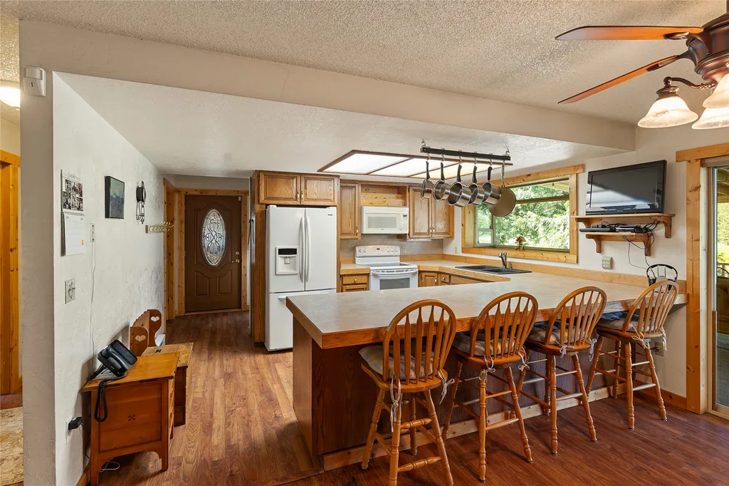 9560 Us Highway 2 N Troy MT 59935