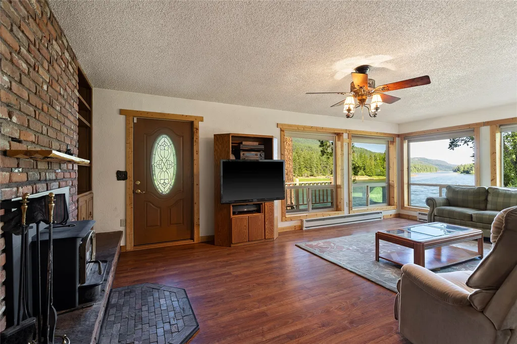 9560 Us Highway 2 N Troy MT 59935