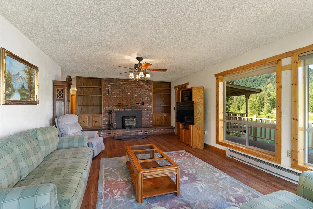 9560 Us Highway 2 N Troy MT 59935