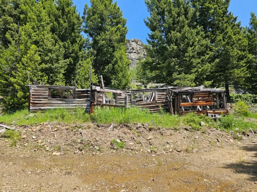 Crow Bar Indian Creek Road Townsend MT 59644