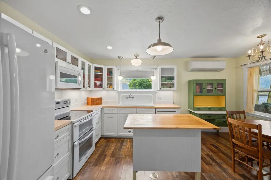 317 E Stanton Street Plains MT 59859