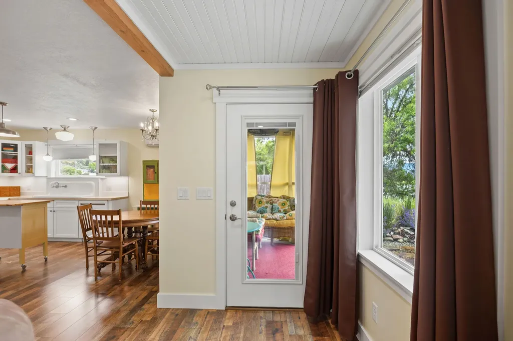 317 E Stanton Street Plains MT 59859