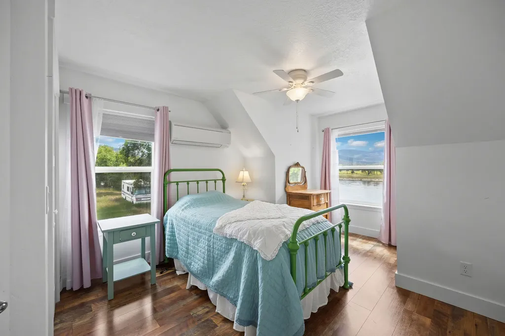 317 E Stanton Street Plains MT 59859
