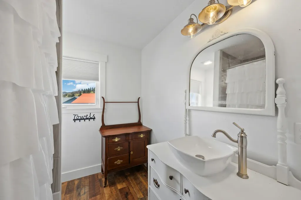 317 E Stanton Street Plains MT 59859