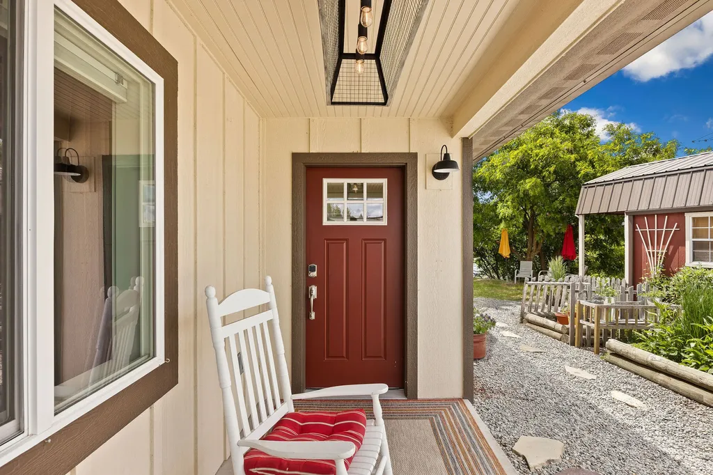 317 E Stanton Street Plains MT 59859