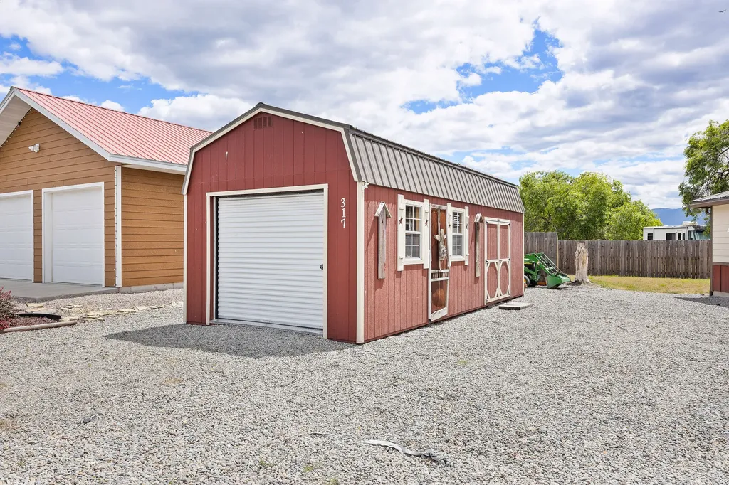 317 E Stanton Street Plains MT 59859