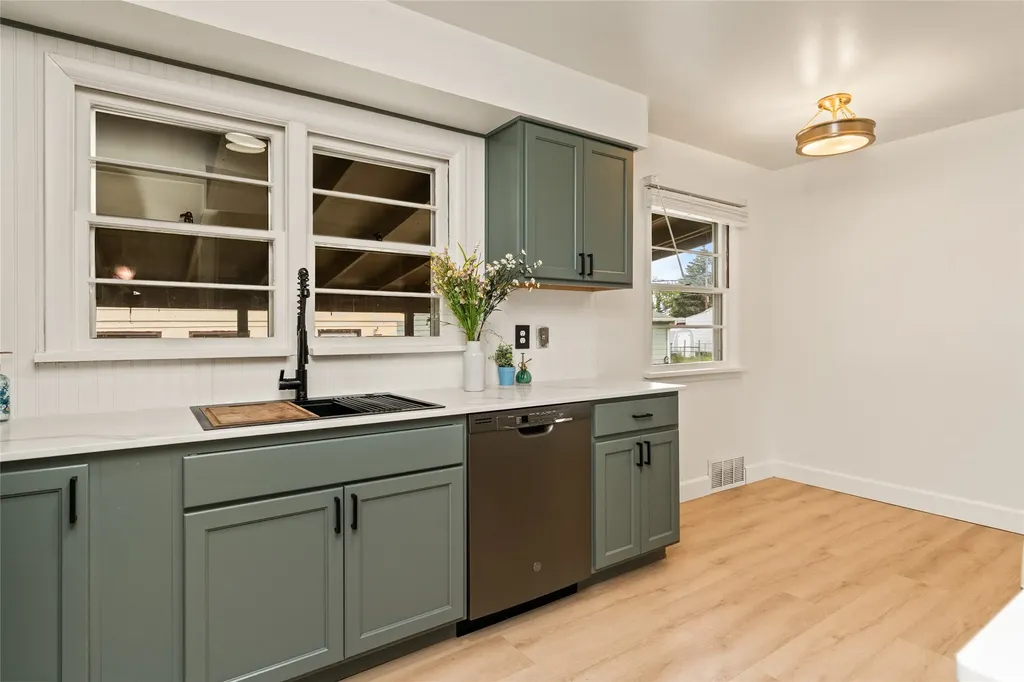 3213 8th Avenue N Great Falls MT 59401