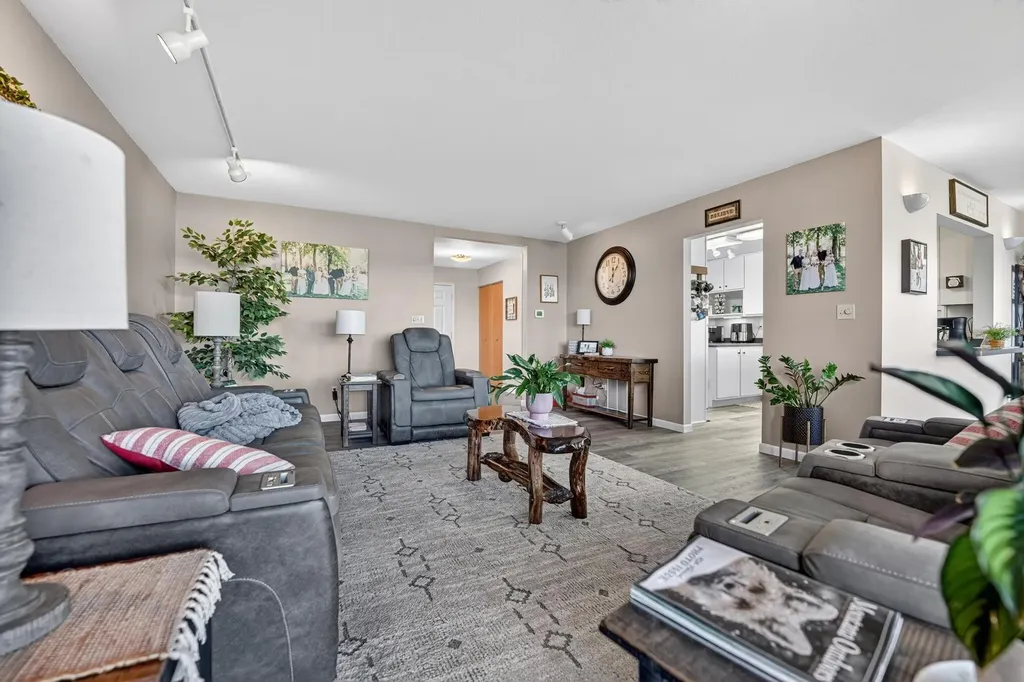 335 Country Lane Rexford MT 59930