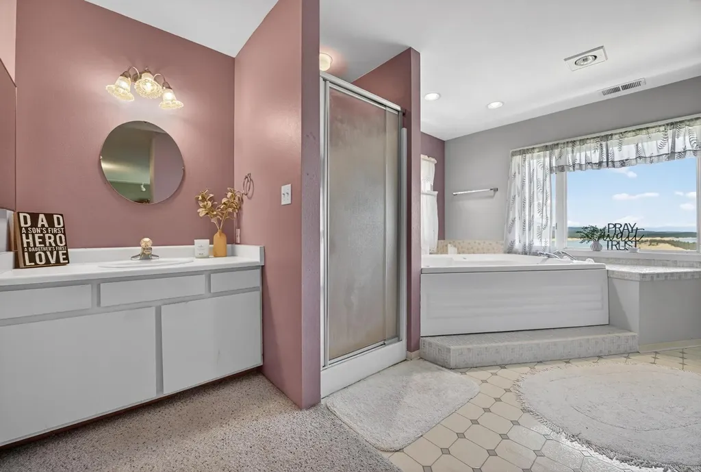335 Country Lane Rexford MT 59930