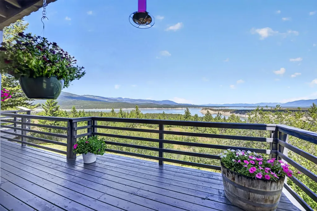 335 Country Lane Rexford MT 59930