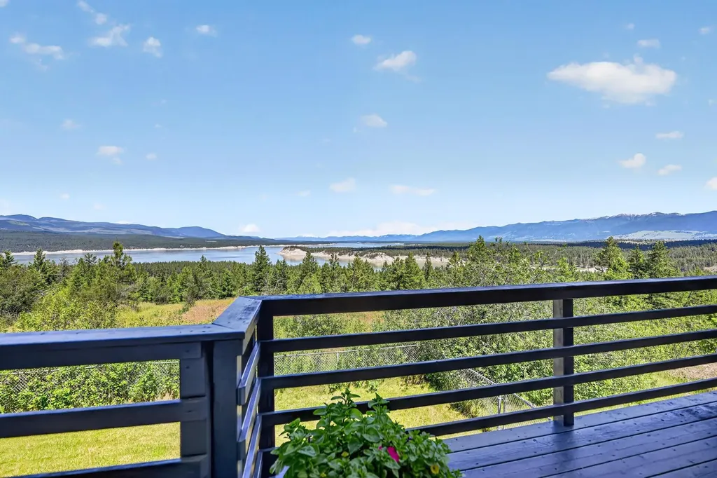 335 Country Lane Rexford MT 59930