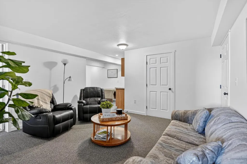 335 Country Lane Rexford MT 59930