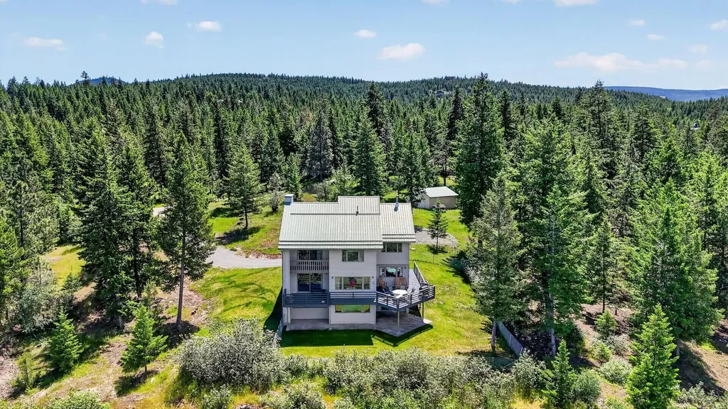 335 Country Lane Rexford MT 59930