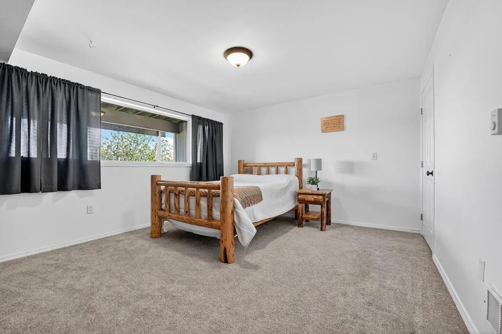 335 Country Lane Rexford MT 59930