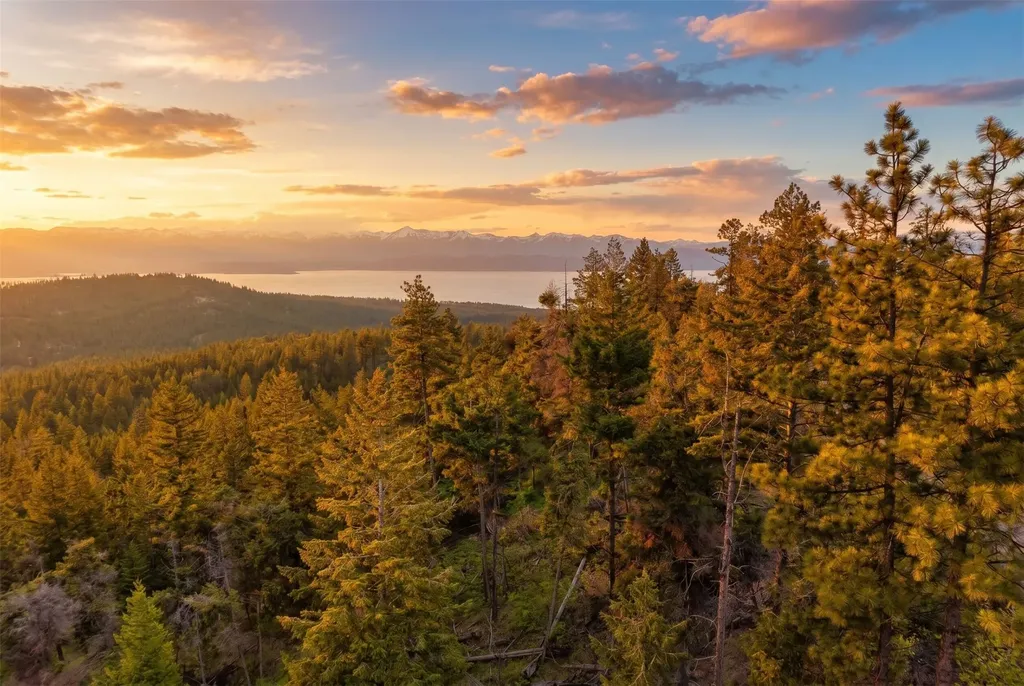 370 Longrider Lane Lakeside MT 59922