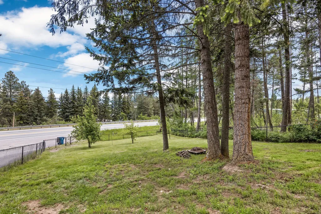 6286 Us Highway 93 S Somers MT 59932