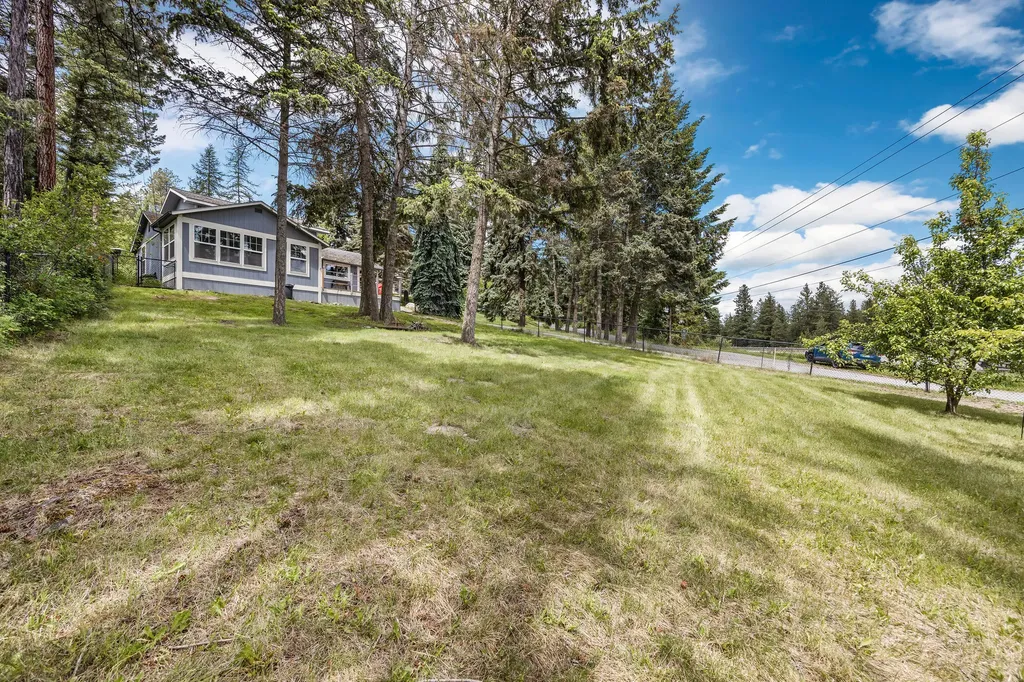 6286 Us Highway 93 S Somers MT 59932