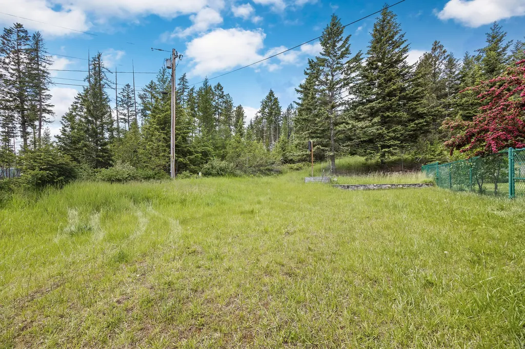 6286 Us Highway 93 S Somers MT 59932
