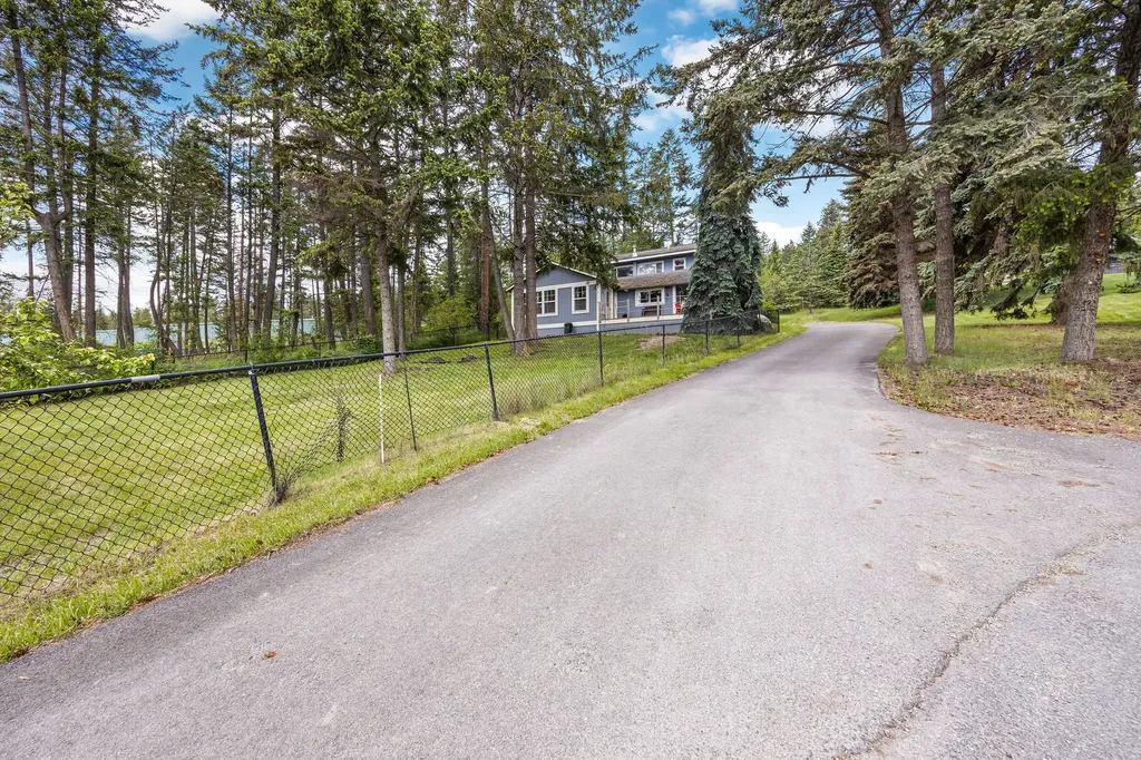 6286 Us Highway 93 S Somers MT 59932