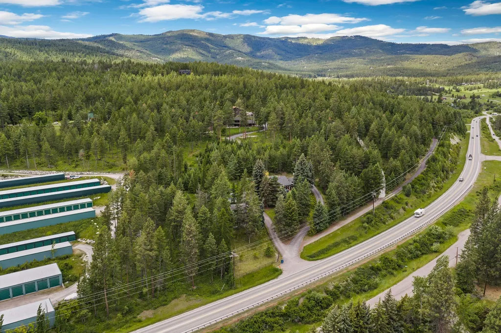 6286 Us Highway 93 S Somers MT 59932