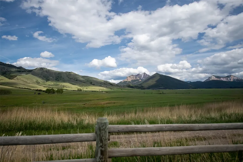 1 Carkeek Lane Cameron MT 59720