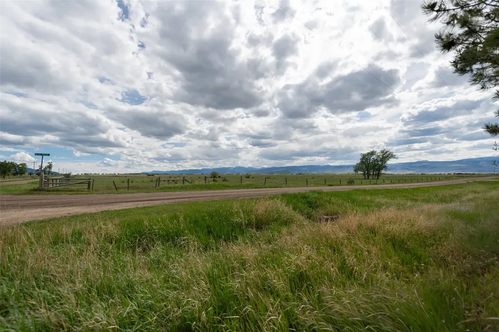 1 Carkeek Lane Cameron MT 59720