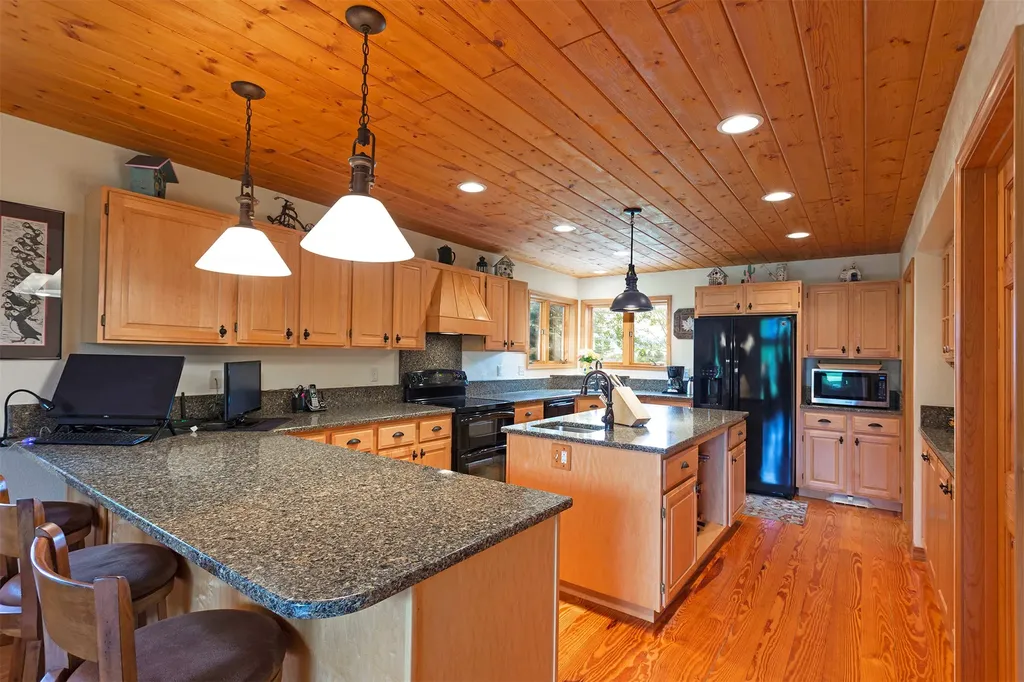 927 Little Deer Trail Hamilton MT 59840