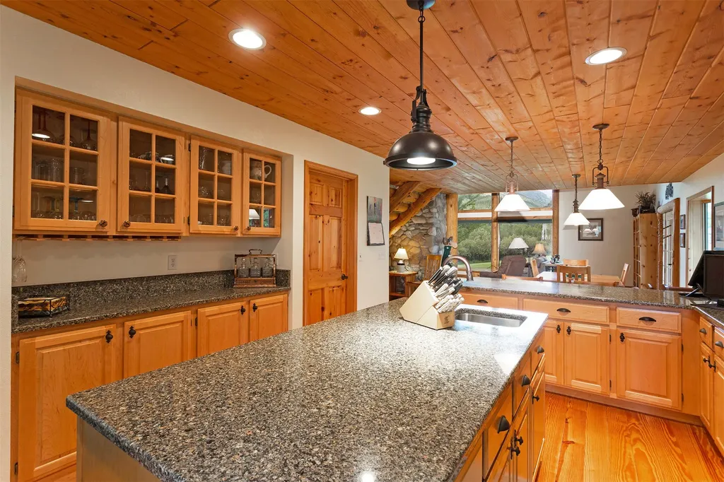 927 Little Deer Trail Hamilton MT 59840