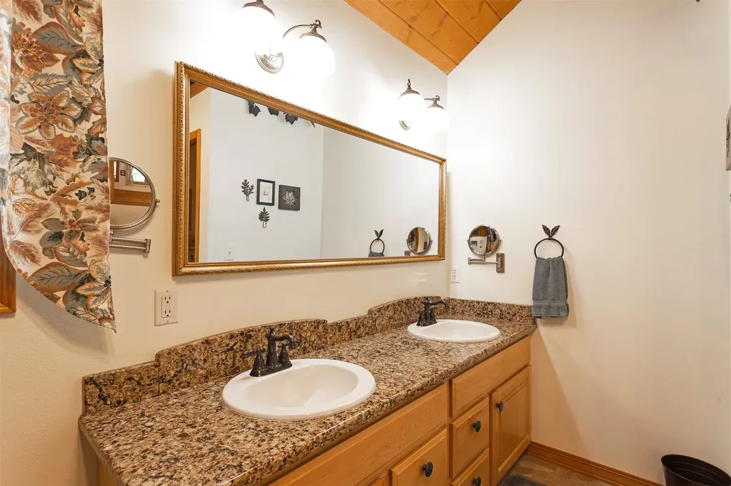 927 Little Deer Trail Hamilton MT 59840