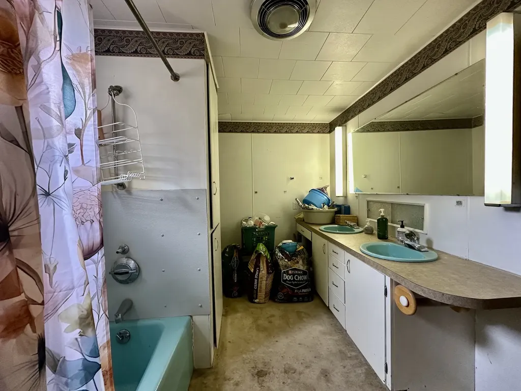 14901 Mt Highway 43 Wisdom MT 59761