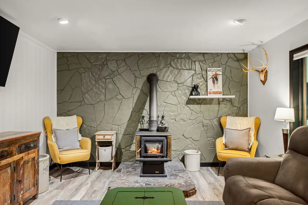 3965 North Fork Road Columbia Falls MT 59912