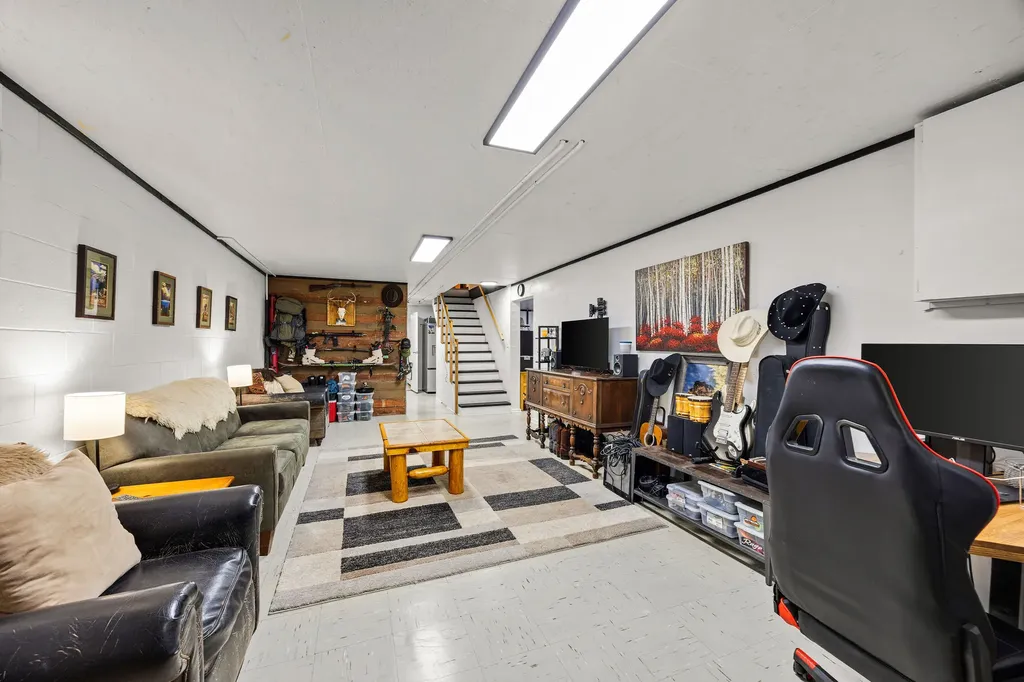 3965 North Fork Road Columbia Falls MT 59912