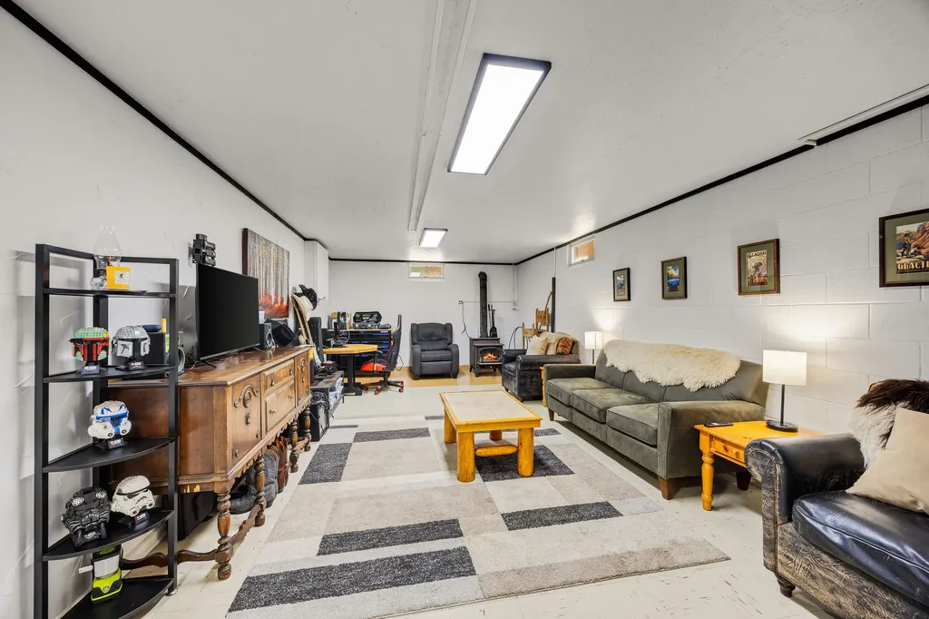 3965 North Fork Road Columbia Falls MT 59912