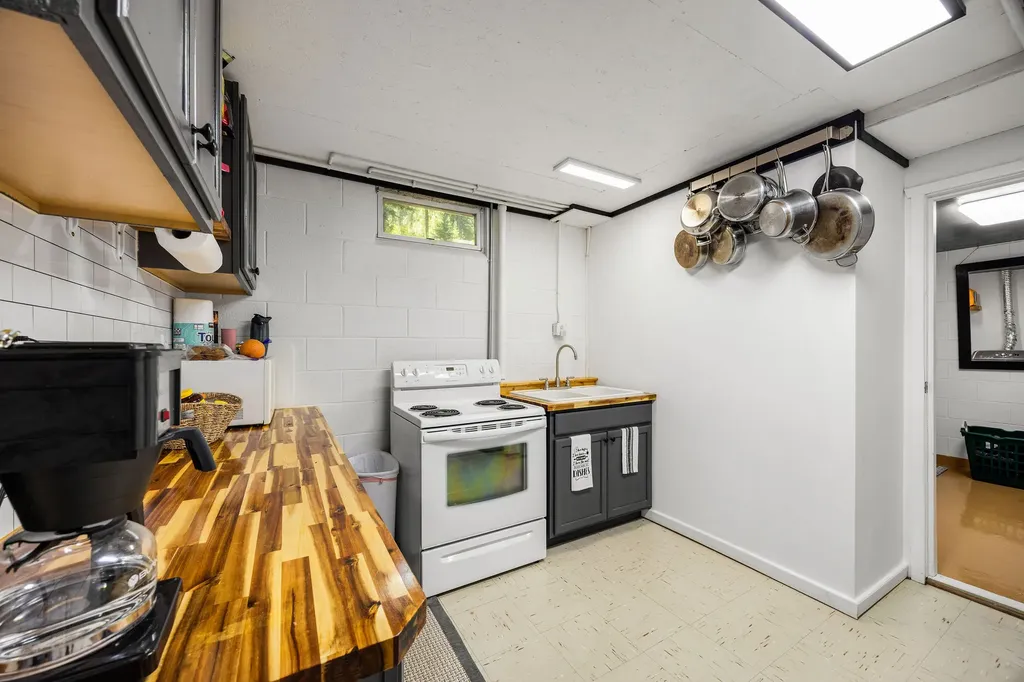 3965 North Fork Road Columbia Falls MT 59912