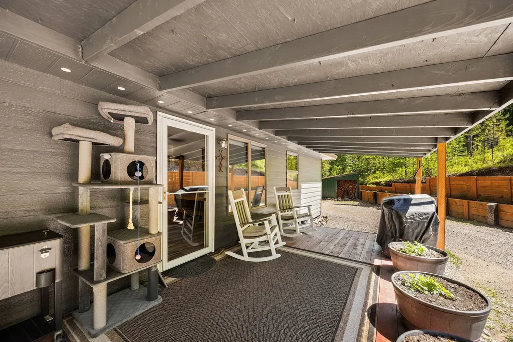3965 North Fork Road Columbia Falls MT 59912