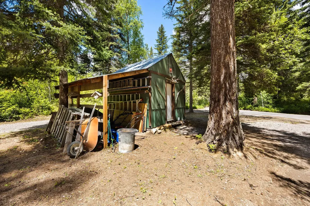 3965 North Fork Road Columbia Falls MT 59912