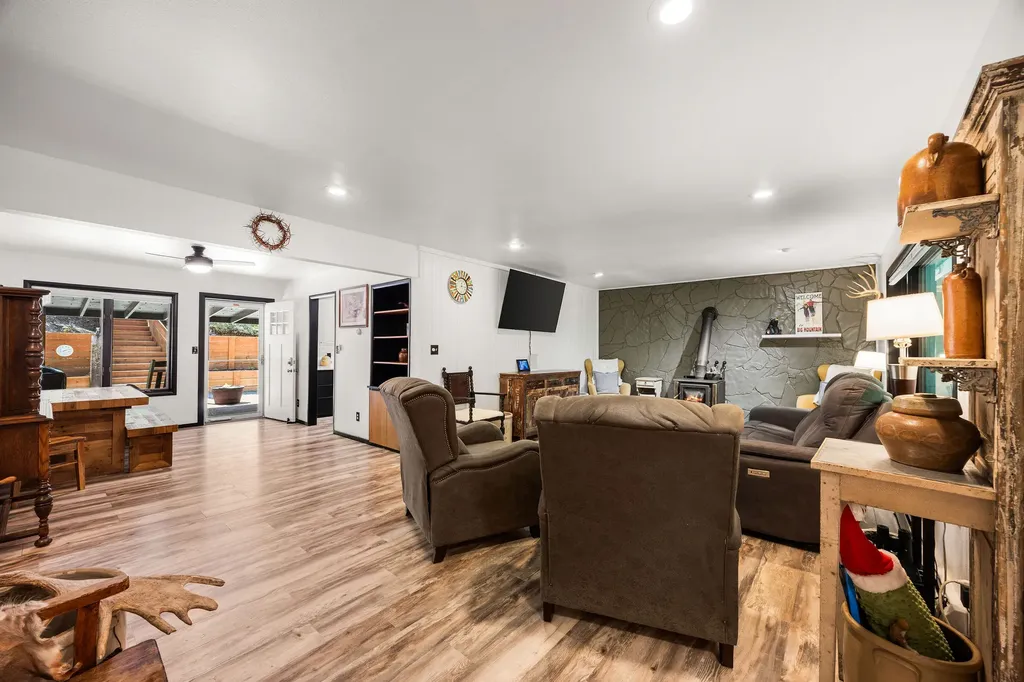 3965 North Fork Road Columbia Falls MT 59912