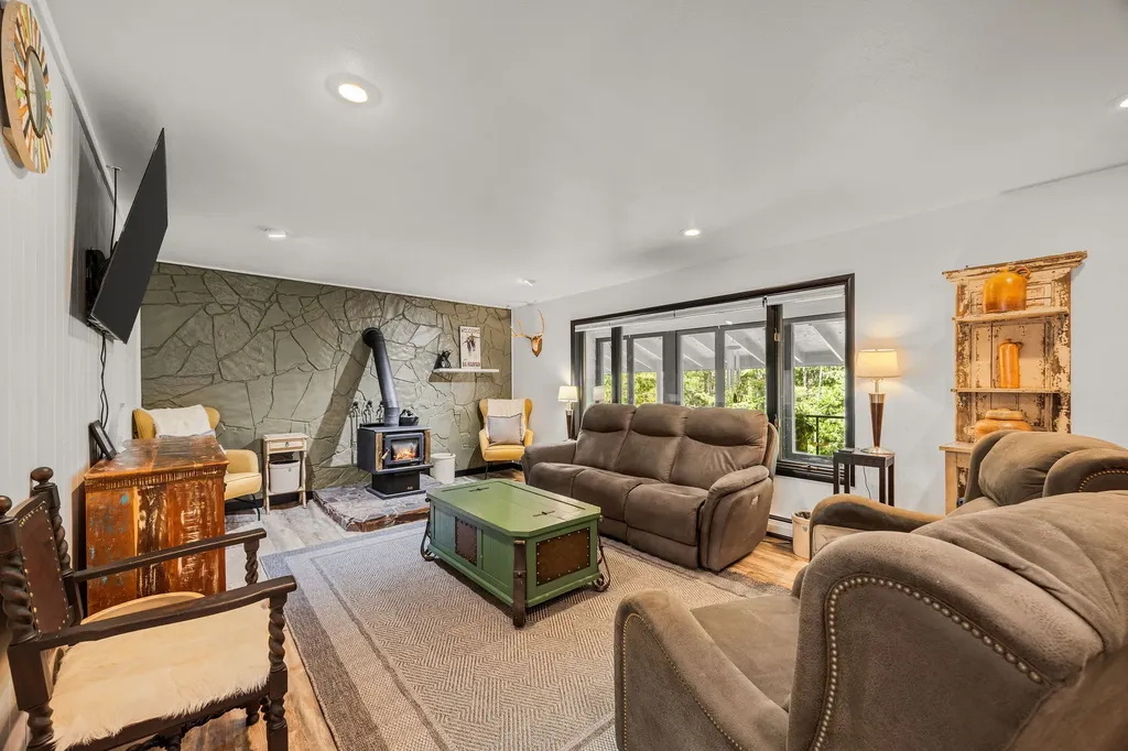 3965 North Fork Road Columbia Falls MT 59912