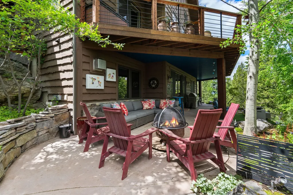 1161 Whispering Rock Bigfork MT 59911